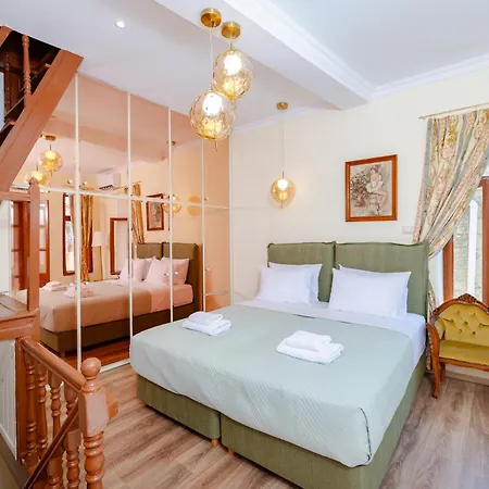 Kolonaki Corner Tatil Evi *